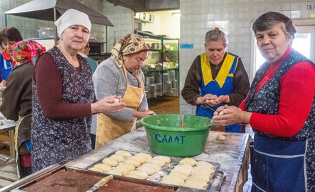 Переяславські волонтери просять допомогти продуктами: завтра з них готуватимуть страви для воїнів