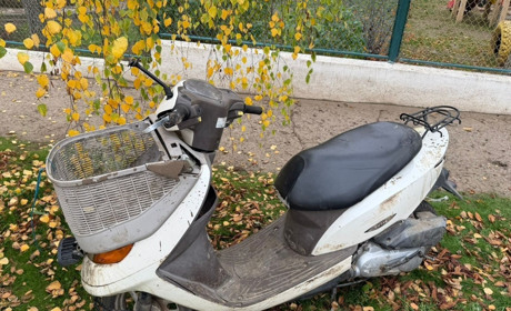 У Маяківській громаді чоловік збив пенсіонерку з мопеда та вкрав її транспорт