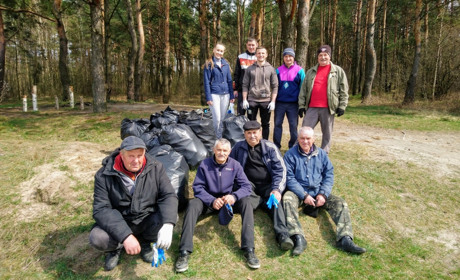 У Володимирці прибирали від сміття урочище «Сосонки» та район «Автоколони»