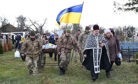 У Переселенні провели в останню путь земляка-захисника Сергія Курака