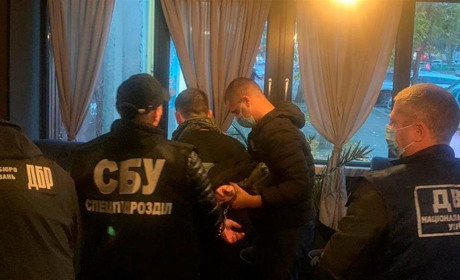 У Миколаєві на збуті наркотиків затримали херсонського правоохоронця