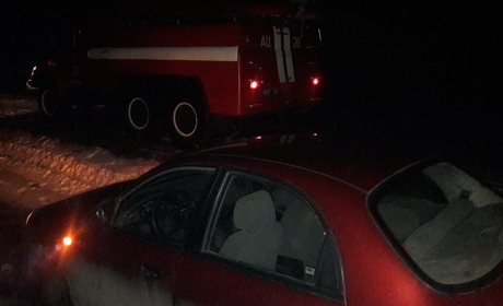 Білопільські рятувальники надали допомогу водієві та пасажирам автівки