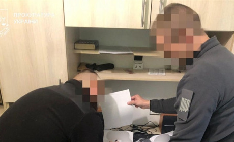 Правоохоронця підозрюють у незаконній видачі водійських посвідчень у Херсоні: це родич топпосадовця