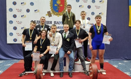 У Городку відбувся Кубок області з класичного пауерліфтингу. Скільки медалей здобули городоччани
