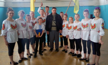 До Дня рідної мови у Самарській школі відбулась зустріч із місцевим поетом Миколою Шевченком