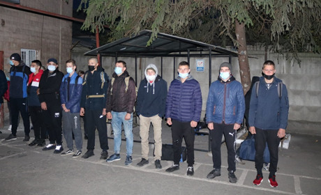 Осінній призов-2021: у Сватовому провели хлопців на строкову військову службу