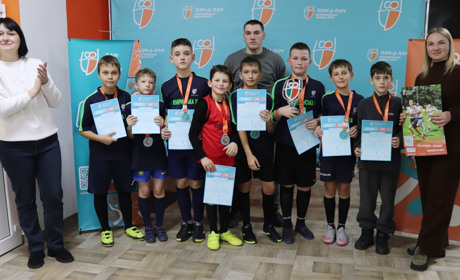 Юні футболісти Жмеринського ліцею №5 – переможці змагань із футзалу «Пліч-о-пліч»