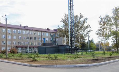 На території центральної міської лікарні Ізмаїла висадили 70 кримських сосен