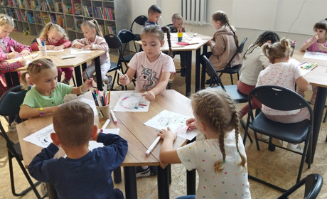 Новини воєнного часу. Старокостянтинівщина. 10 років за вбивство, робочі засідання, сміх малечі