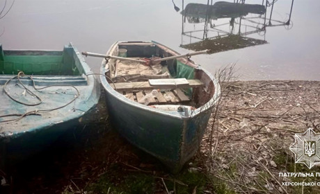 На Херсонщині затримали двох чоловіків, що п'яними каталися на човні по Дніпру