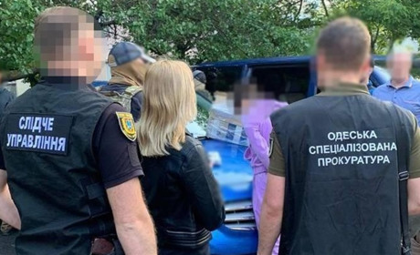 В Одесі військовий з тероборони продавав гуманітарну допомогу від волонтерських центрів