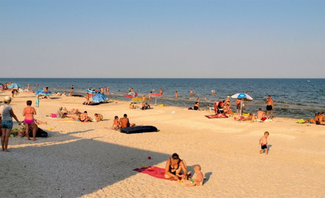 Неравнодушные отдыхающие спасли мужчину, который тонул в Азовском море