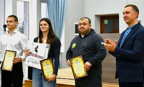 Ніжинські дзюдоїсти та їх тренер відзначені подяками міського голови