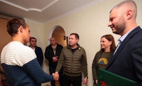 22-річний мешканець Соснівки отримав ключі від власного помешкання