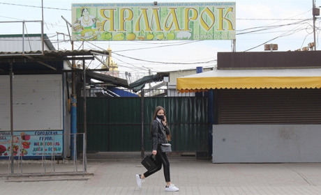 Пока в стране готовятся – в Мелитополе рынки уже открывают