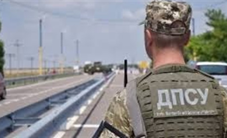 Інцидент на КПП Удобне: затримали чоловіка, який відмовився надавати документи і чинив опір