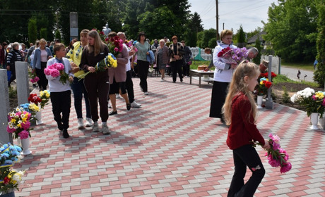 Пам’ять про тих, хто не повернувся: у Григорівці відкрили Алею Героїв