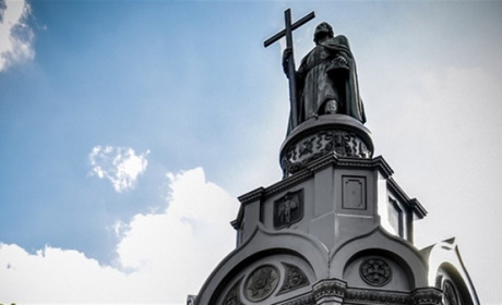 День Української Державності. У Дніпрі для переселенців з Луганщини влаштували свято