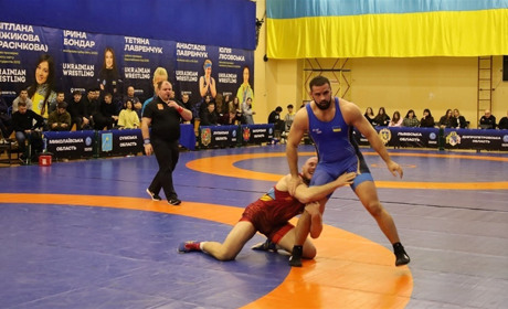 Звягель прийняв чемпіонат України з боротьби вільної U-23: запеклі поєдинки та тріумф Ірини Бондар