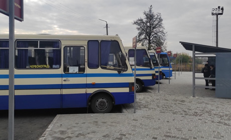 З 22 листопада їздити приміським громадським транспортом зможуть лише вакциновані або протестовані