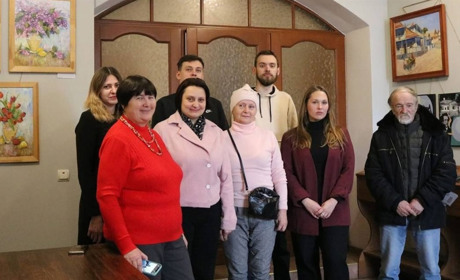 У Кременці відкрили збірну виставку художніх робіт випускників КОГПА