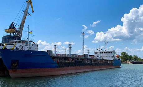 Затриманий в Ізмаїлі російський танкер продадуть з молотка