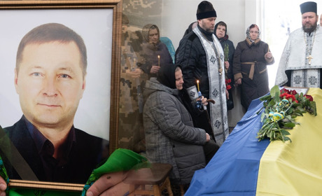 На Переяславщині попрощалися з Анатолієм Кулаком, який загинув на війні рік тому ВІДЕО