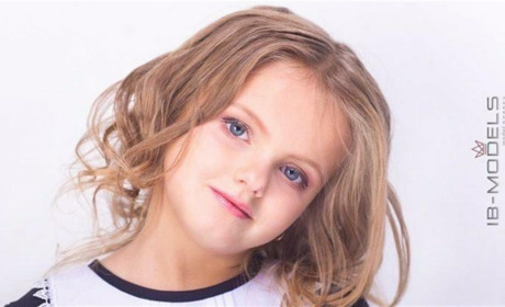 Шестирічна Софія Іщенко зі Сватового змагається за головний приз у конкурсі краси «Краса Донбасу»