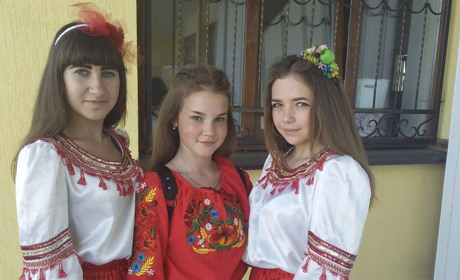 Голосуй за «Ліфт»: Допоможи сватівському молодіжному центру виграти 800 доларів на розвиток