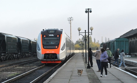 Два тижні не курсуватиме популярний серед чортків’ян потяг Львів – Чернівці