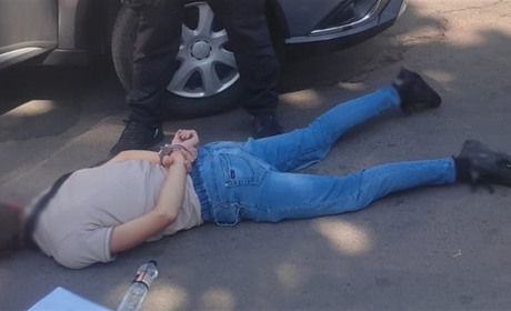 20 тисяч доларів за виїзд військовозобов'язаного за кордон: поліція затримала "благодійника"