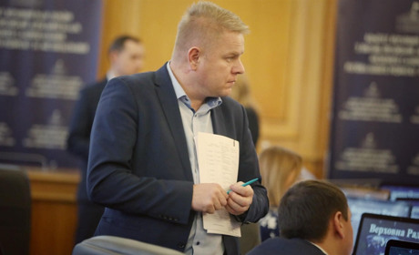 Нардеп Віктор М’ялик на окрузі був у військових, рятувальників, погорільців і в людей з інвалідністю
