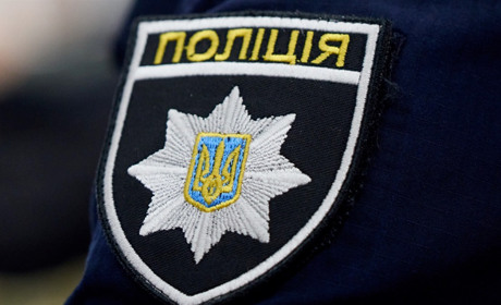 У Переяславі чоловік вистрибнув з вікна, його госпіталізували: хроніка поліції
