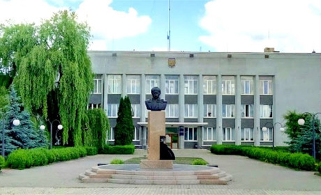 Працівників Володимирецької РДА рішенням Кабміну в листопаді мають скоротити на третину 