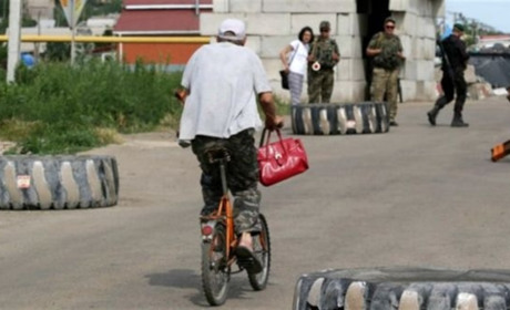 Цивільні зможуть перебувати у п'ятикілометровій зоні лише за наявності перепусток, - Володимир Артюх