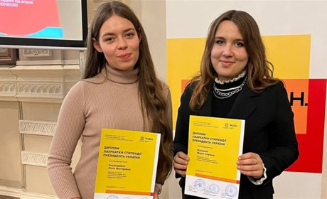 Розумні та успішні: 2 уманських дівчат отримали стипендії Президента України