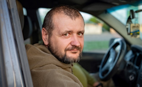 Зупиняє штурми ворога ще до початку: воїн із Сарненщини отримав «Золотий хрест» від Сирського