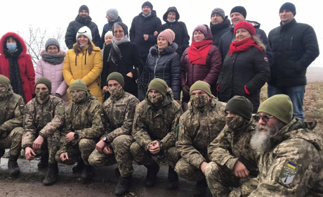 Трохи Різдва для військових