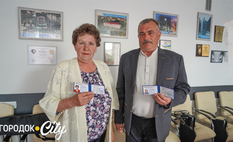 Зміни у депутатському складі Городоцької міськради. Хто склав мандат, а хто розпочав роботу?