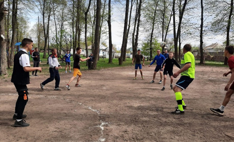 На Глухівщині відбувся благодійний турнір із міні-футболу, де зібрали 2000 гривень для ЗСУ