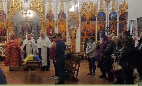 Чернігівщина попрощалася з трьома Захисниками