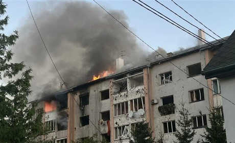 Наймасштабніший обстріл західних регіонів від початку війни: серія вибухів пролунала на Хмельниччині