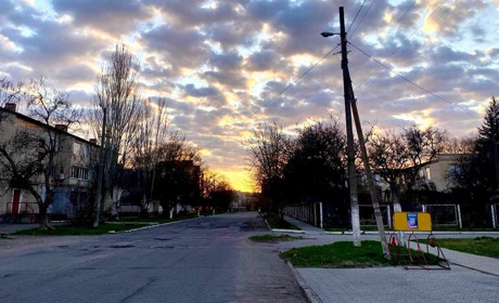 Перебої зі світлом та інтернетом, ковбаса з туберкульозом - реалії окупації в Каховському районі