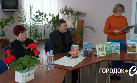 Микола Думний презентував збірку поезій про полеглих захисників із Клинового