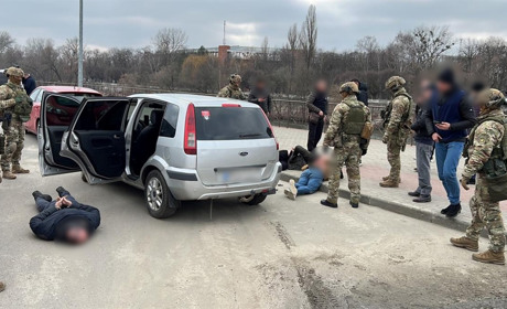 На Сумщині викрили торговців зброєю. Що загрожує учасникам угруповання?
