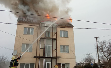 Через пожежу родина фастівського вчителя залишилася без житла. Потрібна допомога