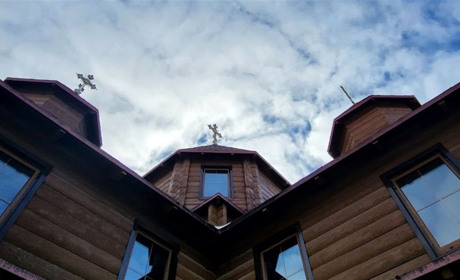 Розклад богослужінь та освячення пасок на Великдень у Свято-Михайлівській церкві