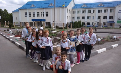34 першокласники сядуть за парти Родниківської загальноосвітньої школи