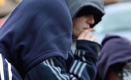 В Україні підлітки нападають на перехожих та знімають це на камеру — одного чоловіка вбили
