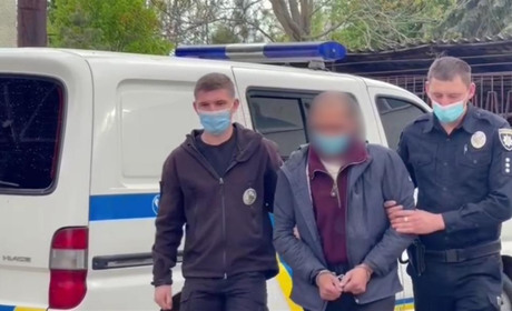 У Маяках під час провід чоловік смертельно поранив іншого через давні образи
